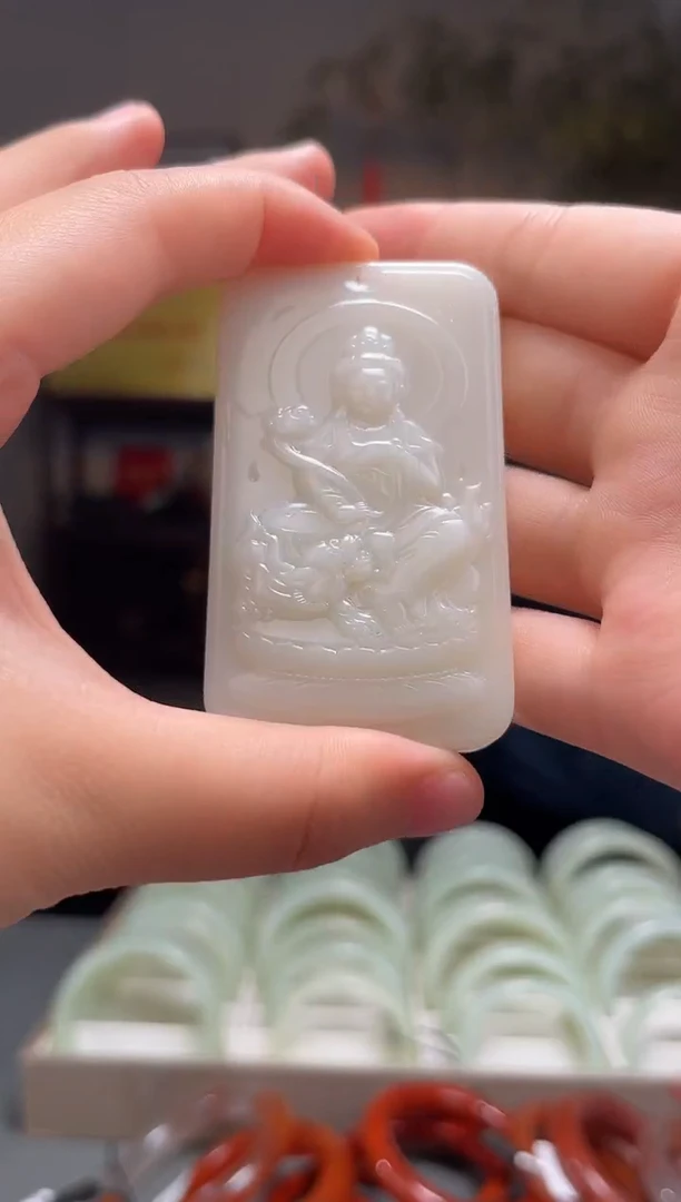 和田玉未镶嵌颈饰吊坠