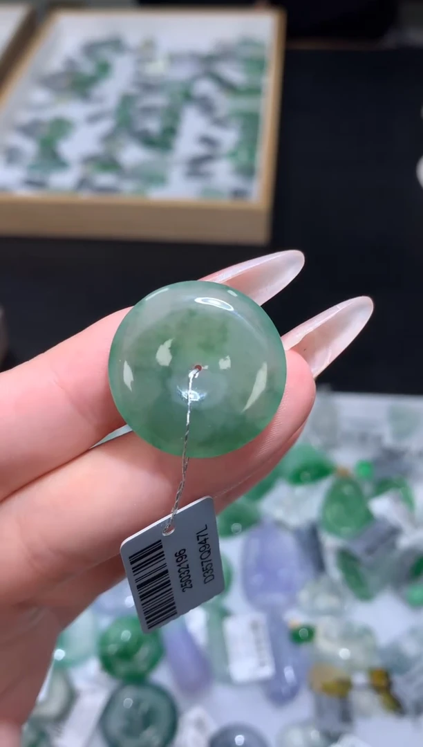 未镶嵌定制翡翠平安扣