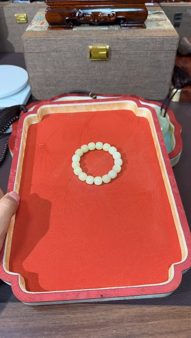 未镶嵌手链和田玉黄口手串