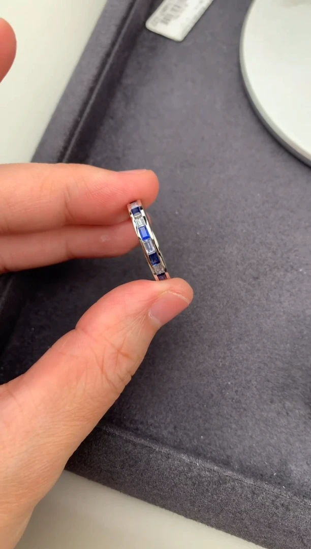 戒指蓝宝石18K金镶嵌1.1ct皇家蓝  定制  BE
