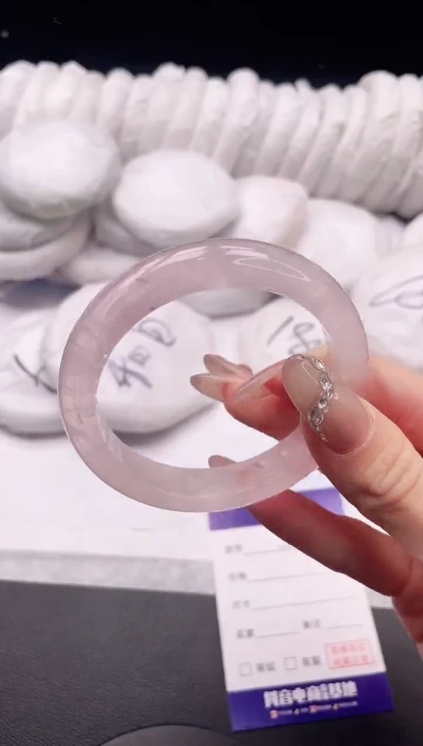 【闪购商品】石英质玉手镯未镶嵌6K369-56