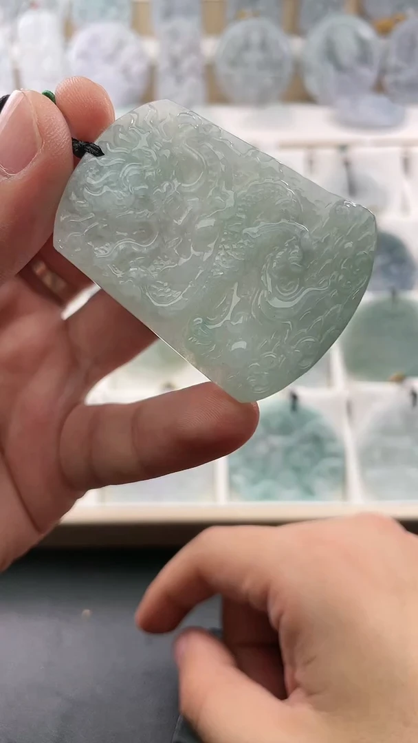 翡翠未镶嵌颈饰..../6/25/186