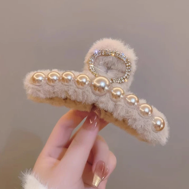 韩版珠珠毛绒抓夹女2025秋冬新款高端鲨鱼夹后脑勺盘发夹子多发量