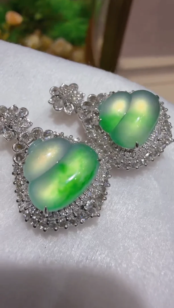 吊坠(不含链)18K金镶嵌翡翠多样性团购发一件