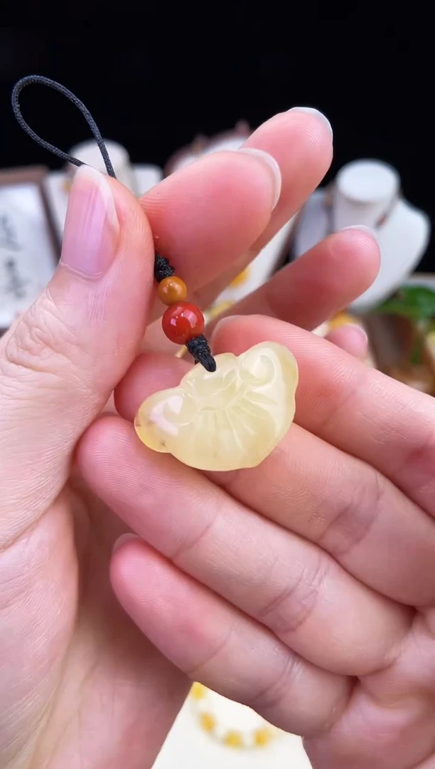 琥珀未镶嵌珠宝奇石柒月