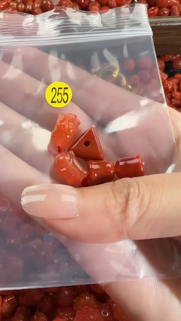 颈饰未镶嵌南红玛瑙1