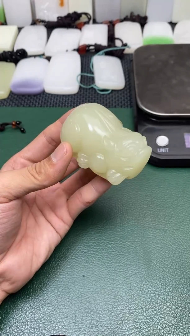 天然玉石未镶嵌颈饰