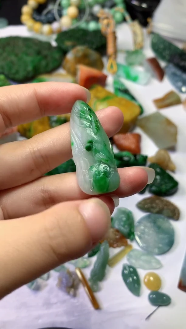 颈饰未镶嵌翡翠菏****艺111天然翡翠