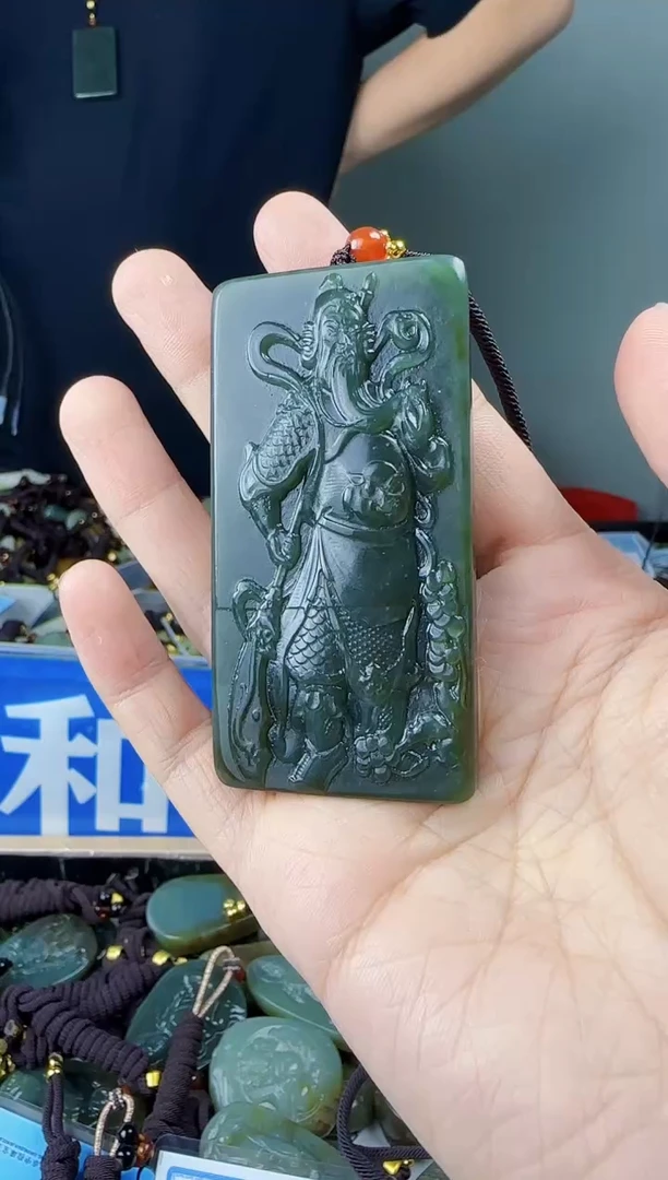 和田玉未镶嵌颈饰1