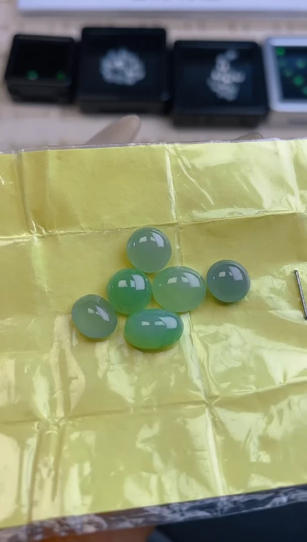 翡翠裸石天然翡翠蛋面2