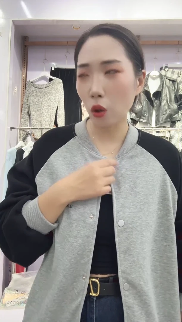 新款时尚显瘦宽松舒适棒球服
