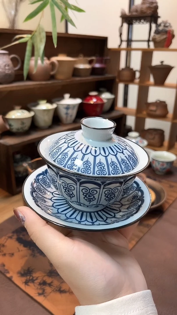 【闪购商品】其他青花卷草纹三才盖碗