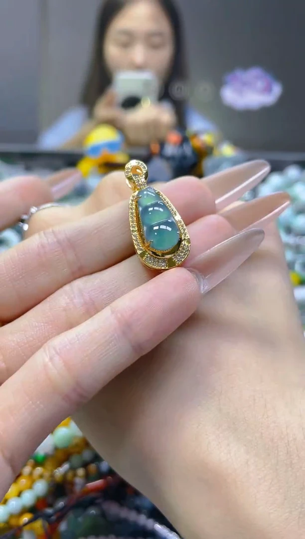 翡翠未镶嵌颈饰/V/翡翠A货，一件也是批发价