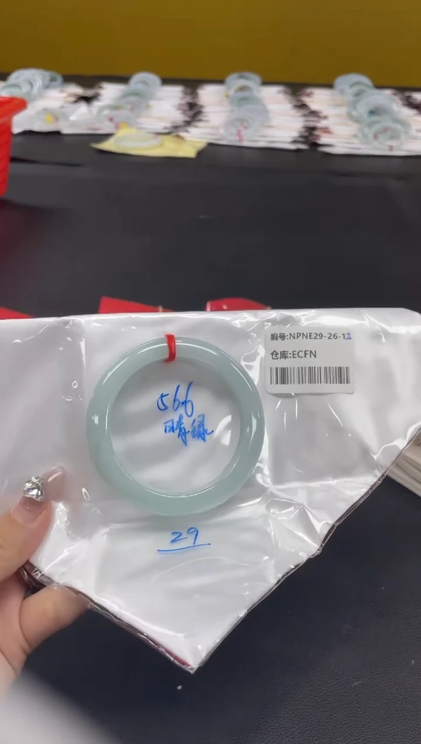 未镶嵌手镯翡翠翡翠手镯