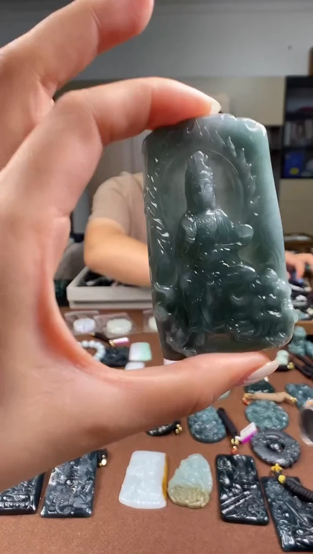 颈饰未镶嵌翡翠多样性发其一