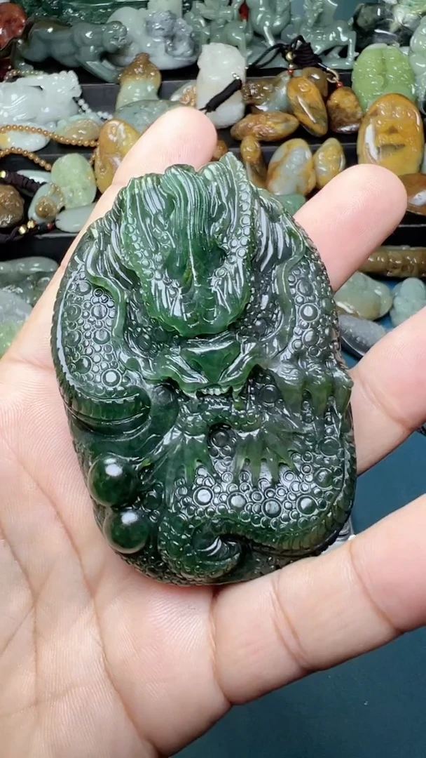 未镶嵌和田玉把件-