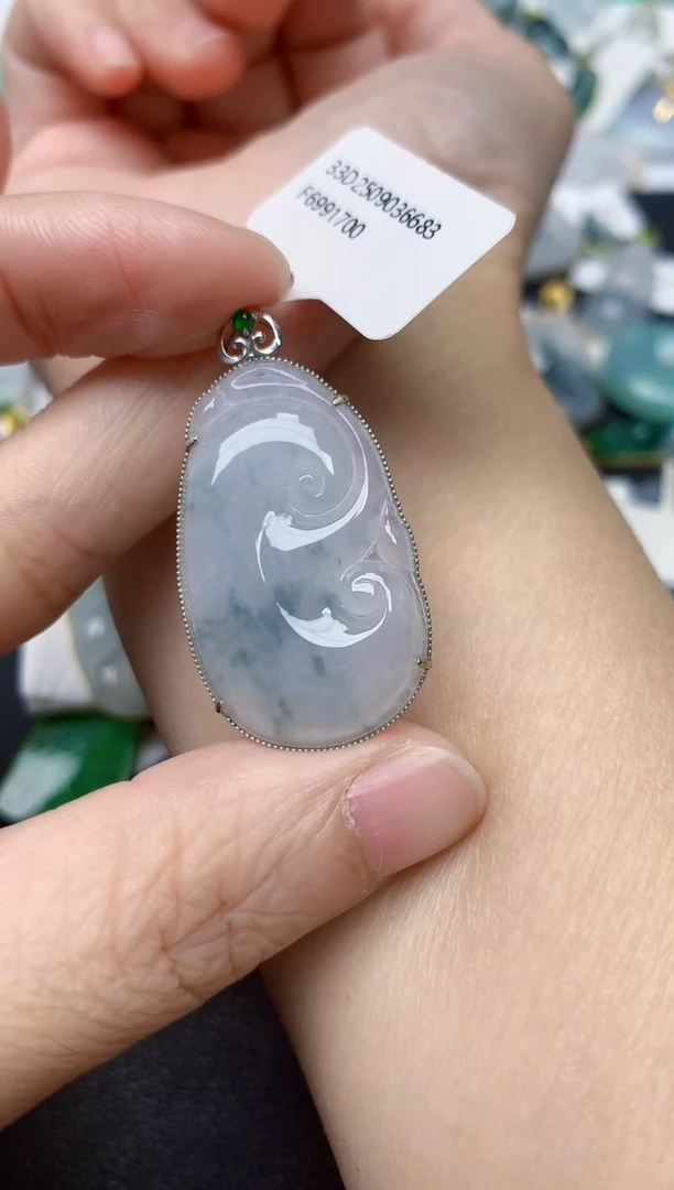 颈饰18K金镶嵌翡翠米****米天然缅甸A货翡翠1