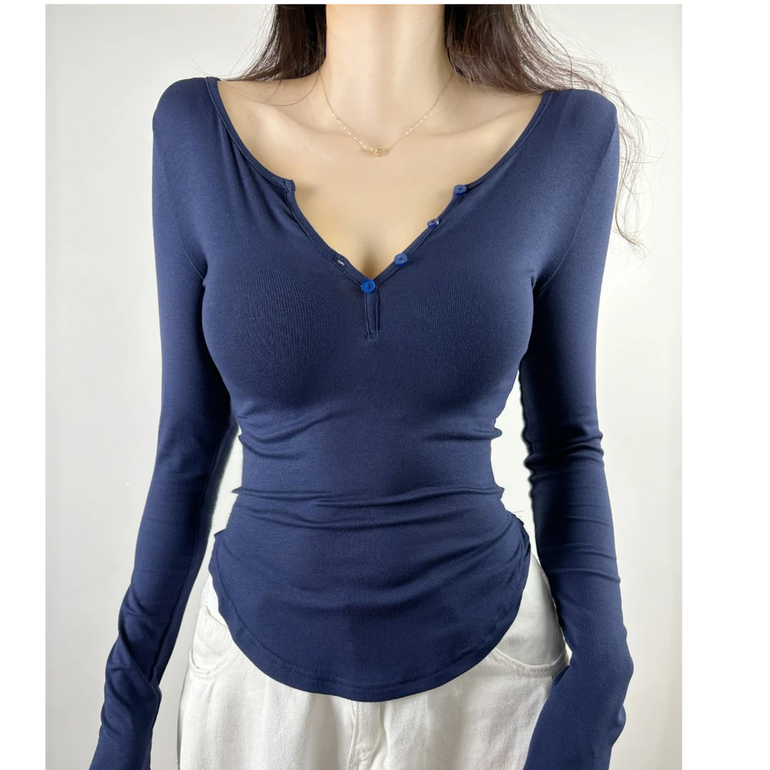 辣妹纯欲风性感V领纽扣长袖T恤女紧身收腰半开领显胸打底衫上衣