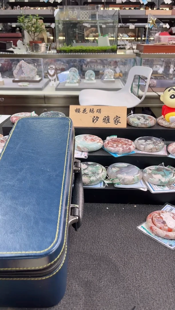 未镶嵌手镯石英质玉六*六圈口（赠品镯心）