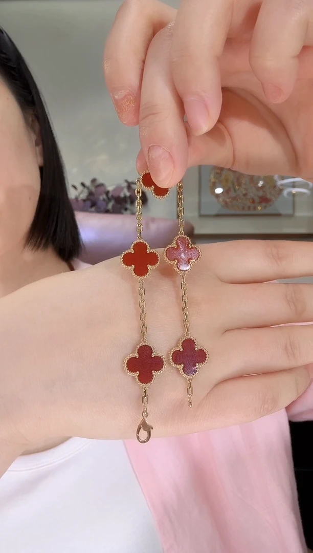 18K金镶嵌手链玛瑙/玉髓手链