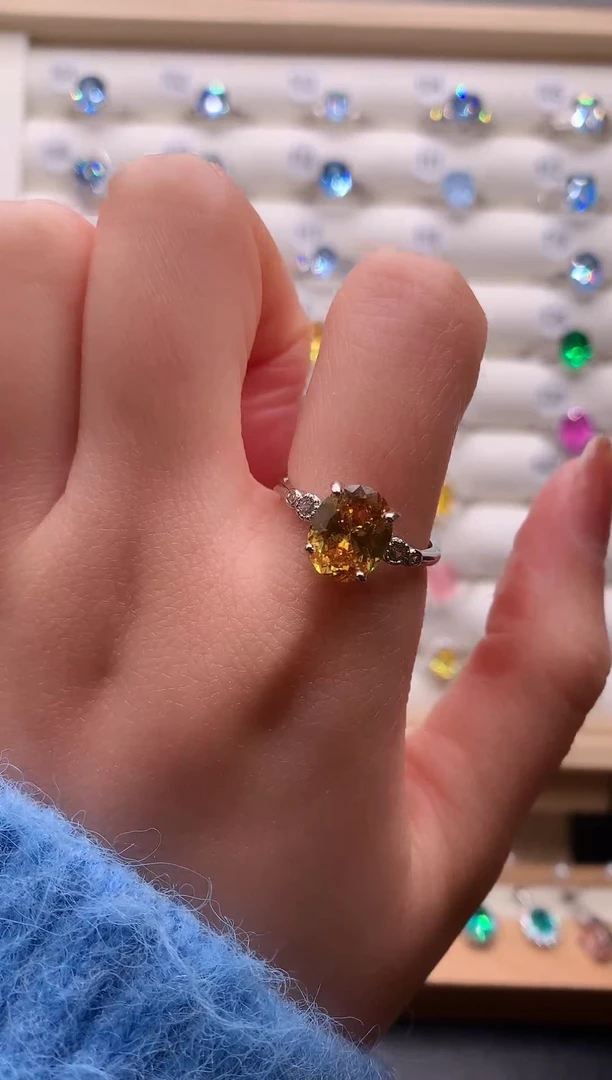 5蓝宝石（处理）帕帕拉恰火莲花戒指