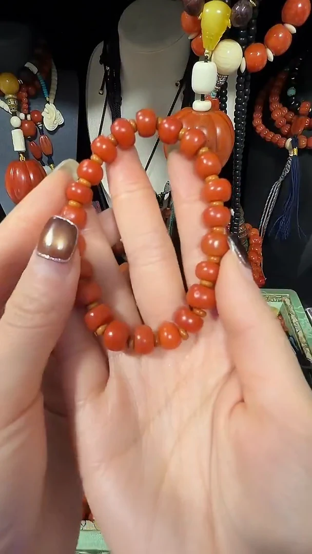 颈饰琉璃起***烦禅藏好珠子