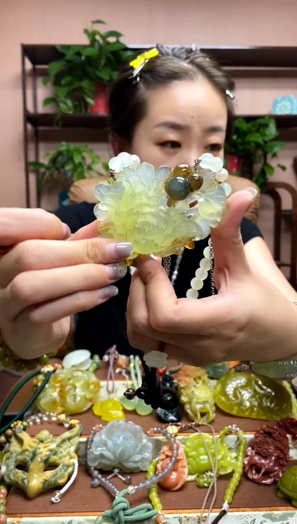 未镶嵌岫玉吊坠·