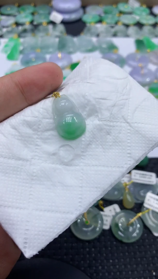 颈饰18K金镶嵌翡翠76738614031375