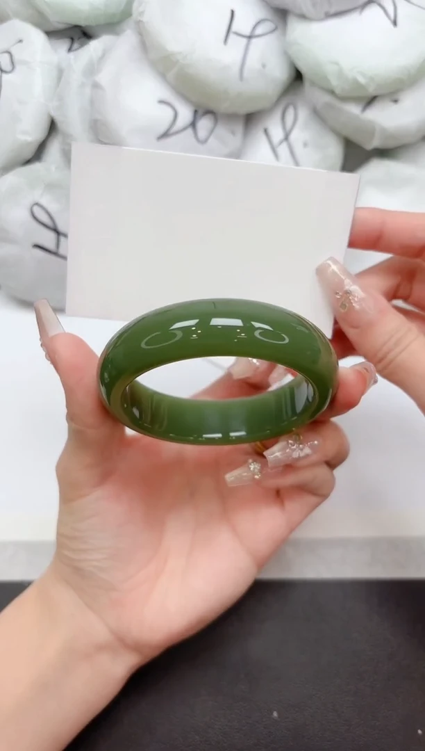 未镶嵌手镯石英质玉14-54.6