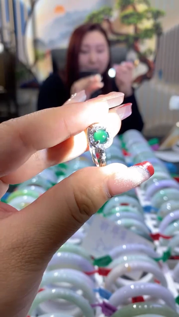 【闪购商品】翡翠戒指合金00005041多样性发货