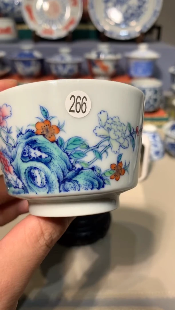 陶瓷266斗彩花卉主人杯jst101