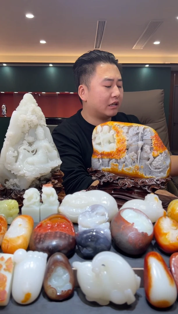 未镶嵌和田玉把件人**姐和田玉