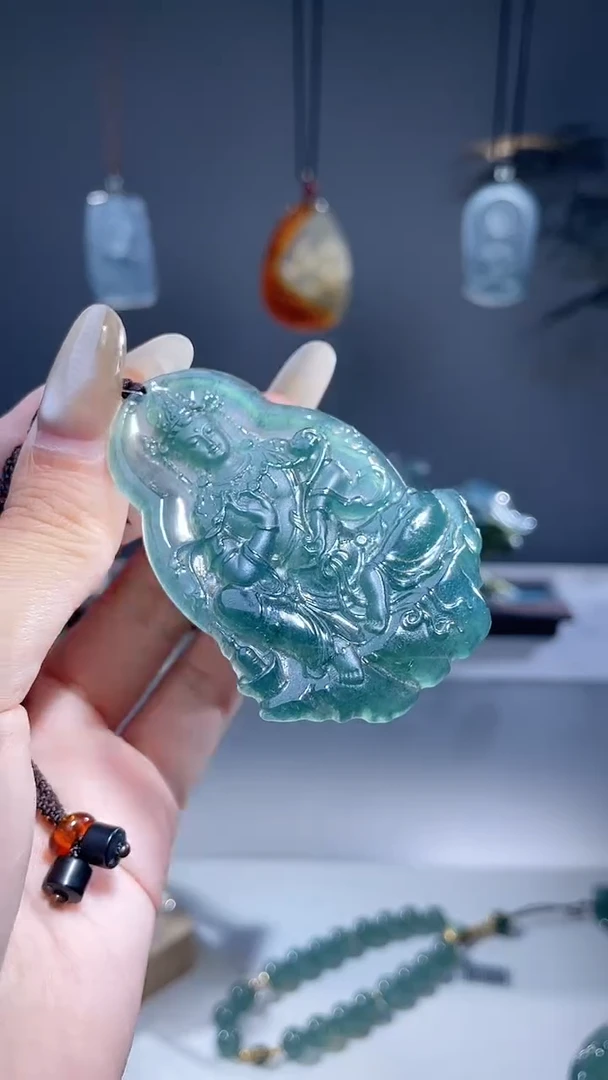 颈饰未镶嵌翡翠度母