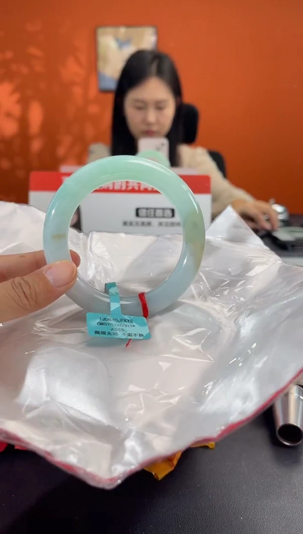 未镶嵌手镯翡翠7    59.2