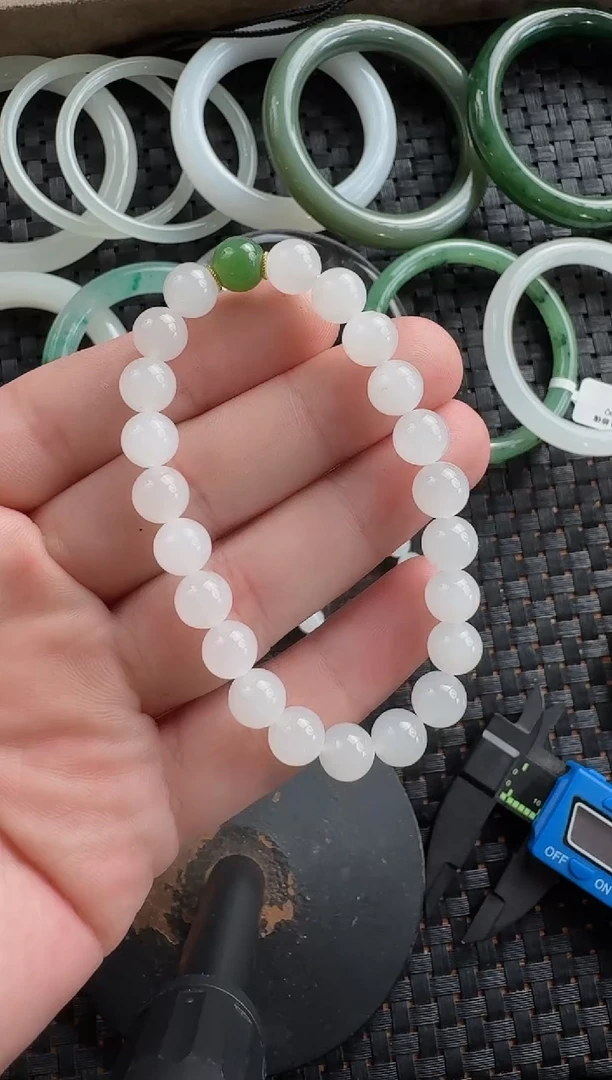 颈饰未镶嵌和田玉8mm白玉