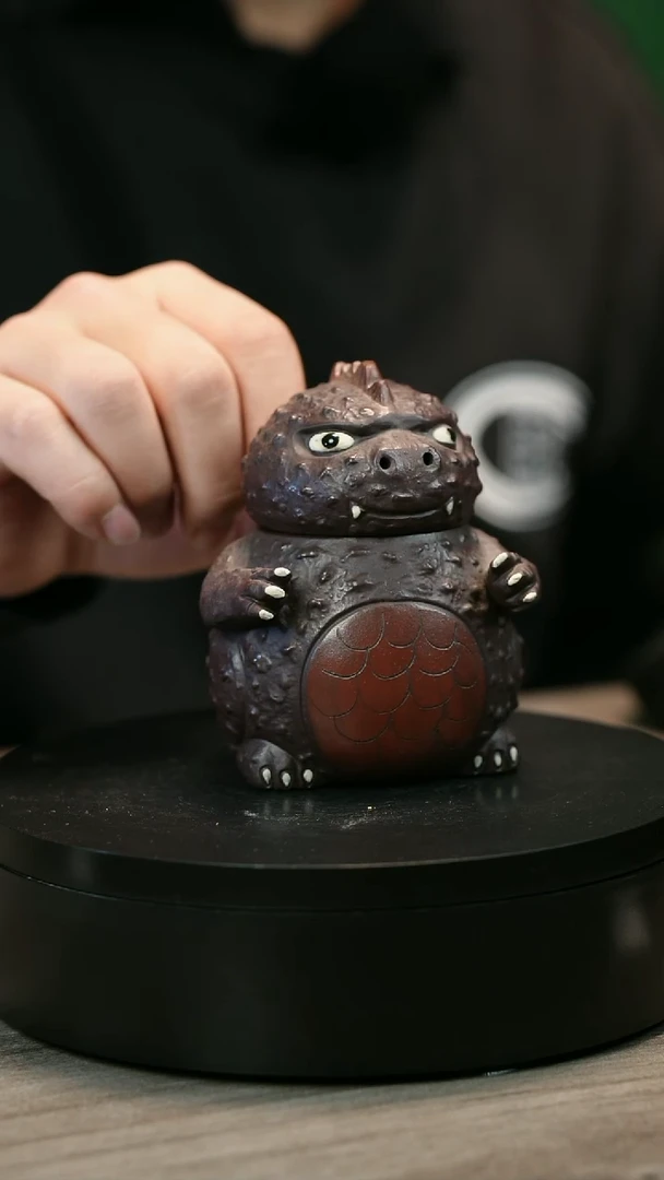 茶壶紫砂少***.哥斯拉