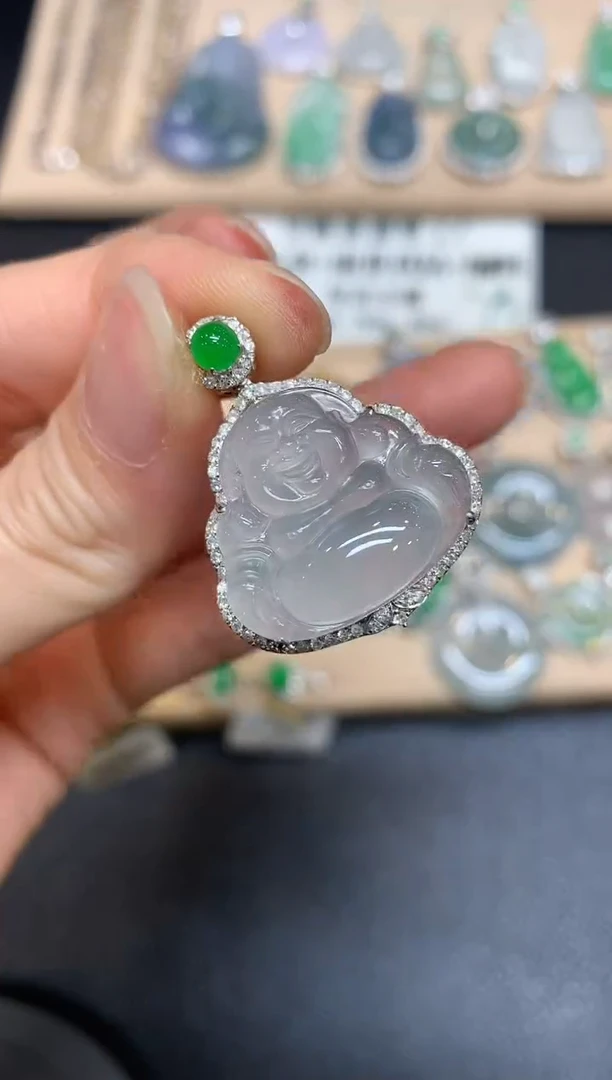 【闪购商品】翡翠颈饰18K金镶嵌佛公【无服务费】