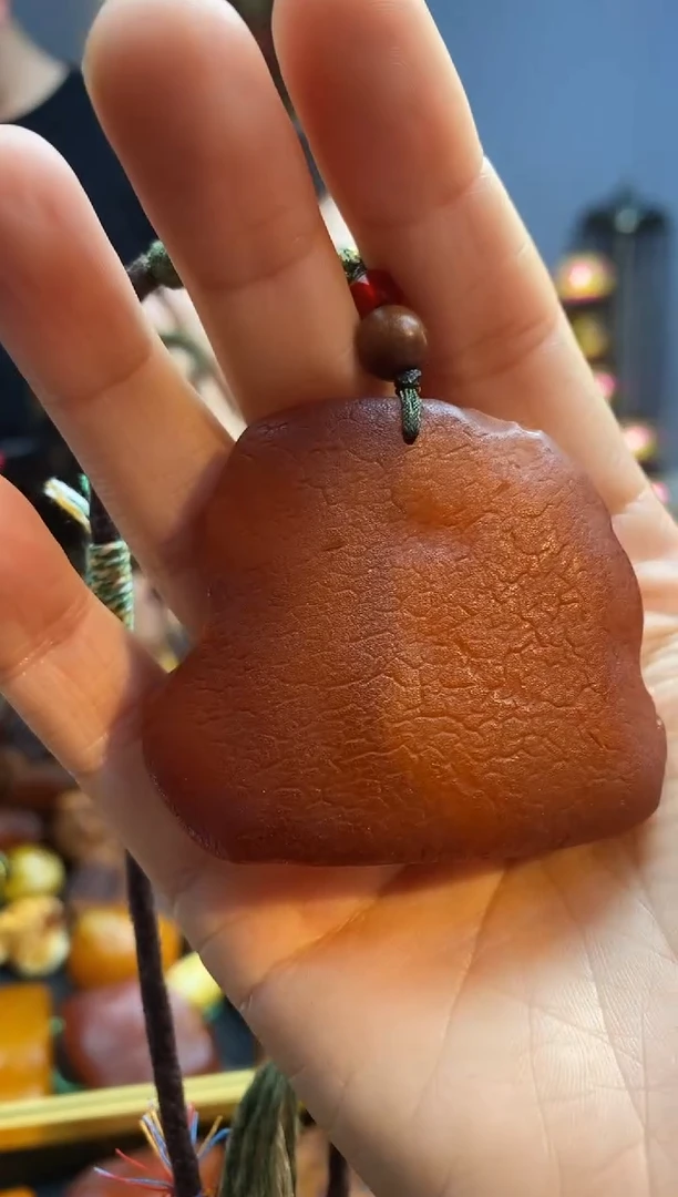 琥珀颈饰未镶嵌吊坠