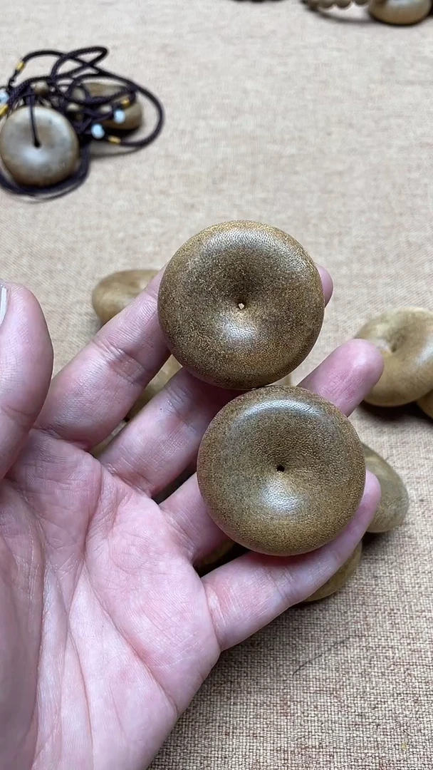 沉香吊坠菩萨棋吊坠多样性发其一4.1*1.5