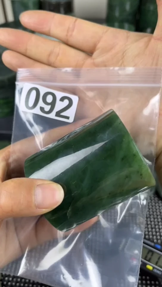 和田玉未镶嵌珠宝半成品镯芯