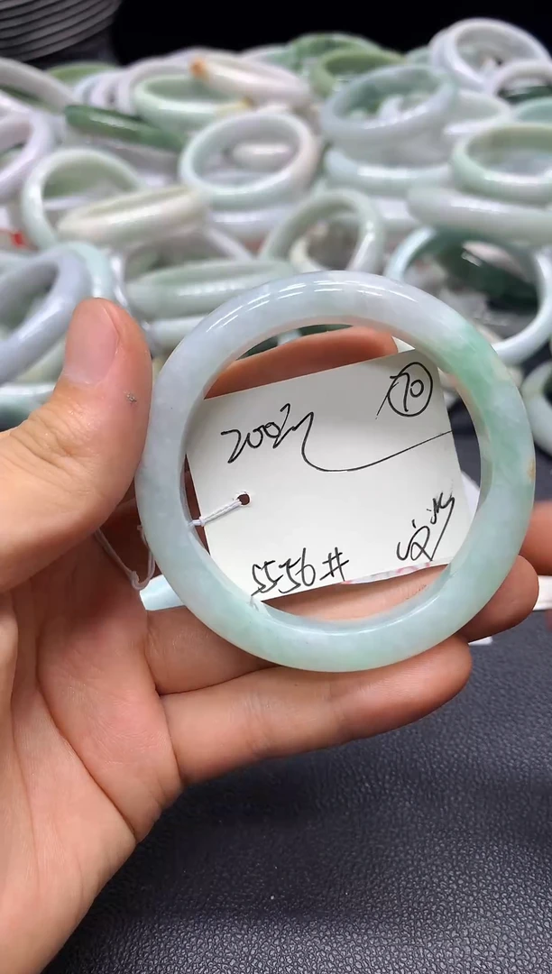 定制翡翠A货手镯未镶嵌毛货手镯需精细抛光