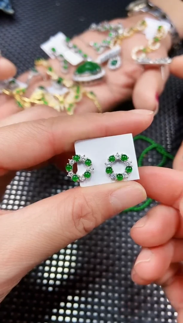 【闪购商品】翡翠耳饰未镶嵌111111111