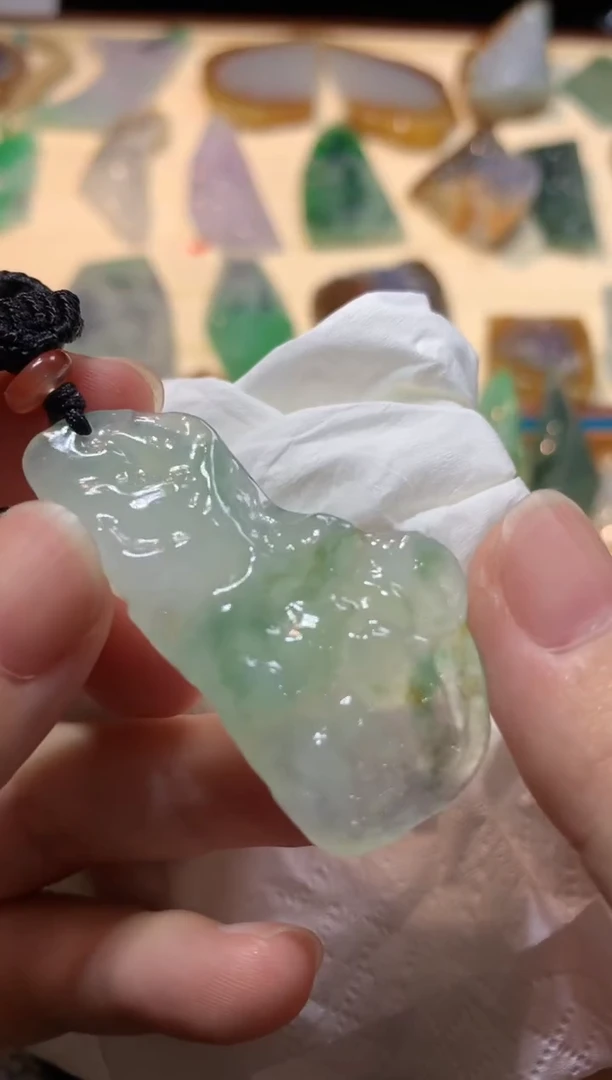 颈饰未镶嵌翡翠吊坠