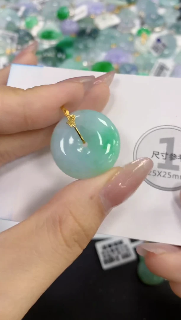 颈饰18K金镶嵌翡翠天然缅甸a货翡翠百元以上9元证书费自理