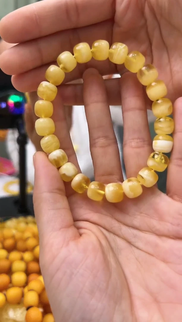 【闪购商品】琥珀手串未镶嵌微瑕蜜蜡手串