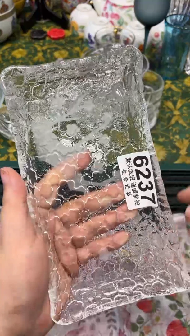 手工艺品玻璃b****36378默认微瑕