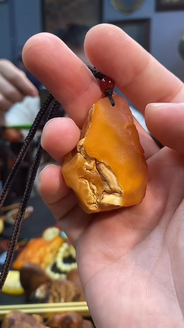 琥珀颈饰未镶嵌吊坠