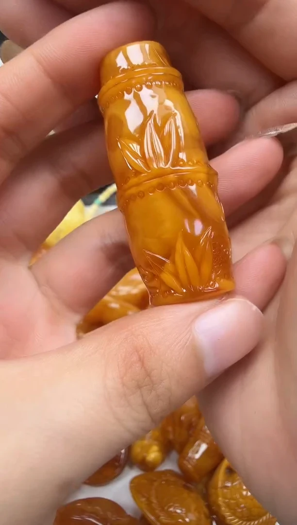 裸石琥珀未镶嵌如图