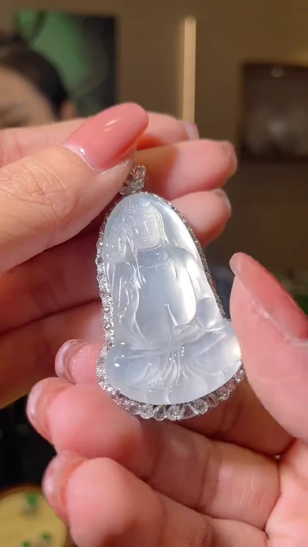 【闪购商品】翡翠吊坠(不含链)18K金镶嵌天然翡翠A货镶钻