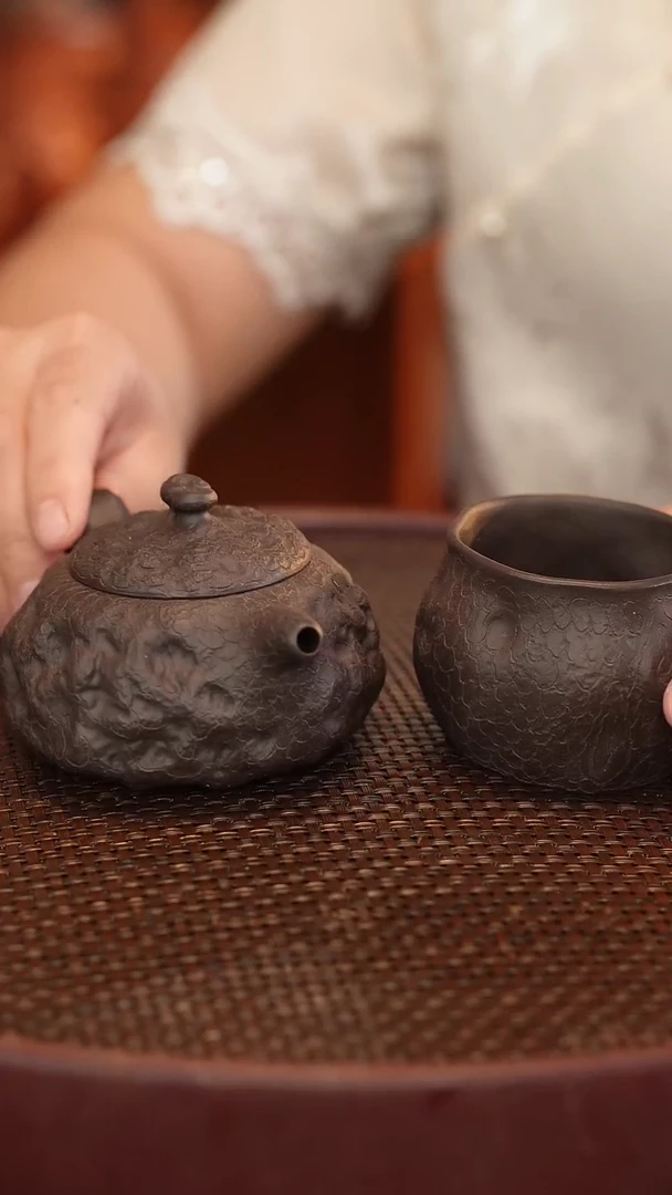 茶壶紫砂供春 黑泥 180cc一壶一杯 杯子全手工